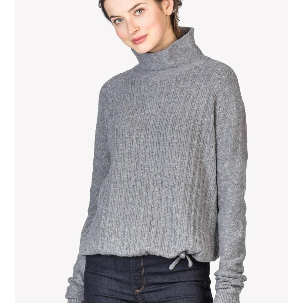 Lilla P Drawstring Hem Pullover Turleneck. Sz XS/ S